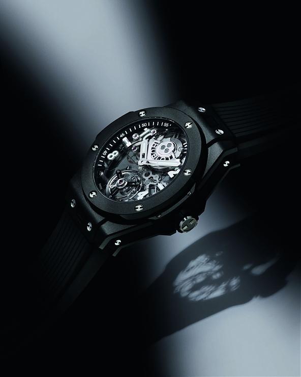 HUBLOT - 開創(chuàng)高性能復雜功能腕表的全新面貌宇舶大爆炸系列魔力黑陶瓷陀飛輪腕表