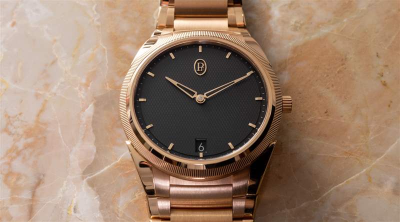 動(dòng)手操作：帕瑪強(qiáng)尼 Tonda PF 微型轉(zhuǎn)子金色手表