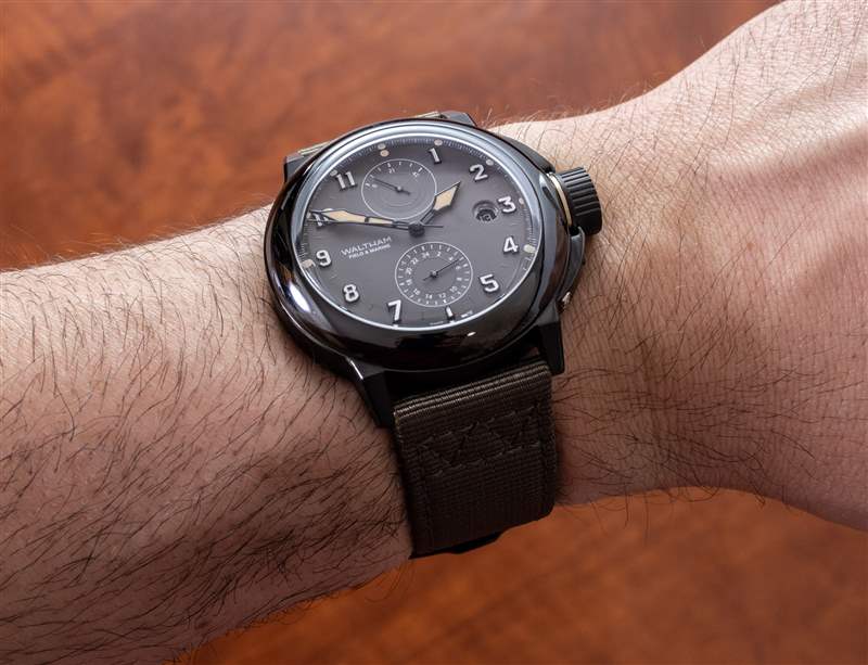 觀看評(píng)論：Waltham Field 和 Marine Dual Time Gunmetal Grey