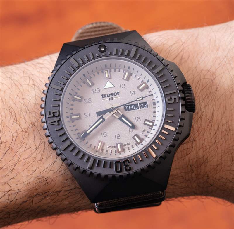 動(dòng)手操作：Traser P69 黑色隱形手表