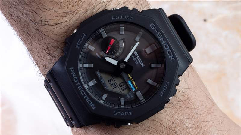 動手操作：卡西歐 G-Shock GA-B2100 手表，配備堅固的太陽能和藍(lán)牙
