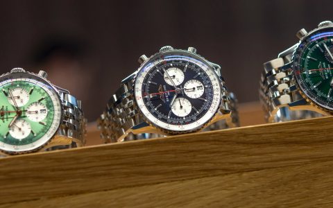 動手操作：2022 年百年靈航空計時 B01 計時碼表 41、43 和 46 毫米手表的新品