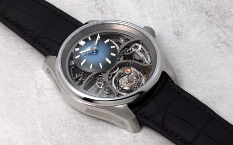 動手實踐H. Moser引人注目的圓柱形陀飛輪擁有令人難以置信的心跳