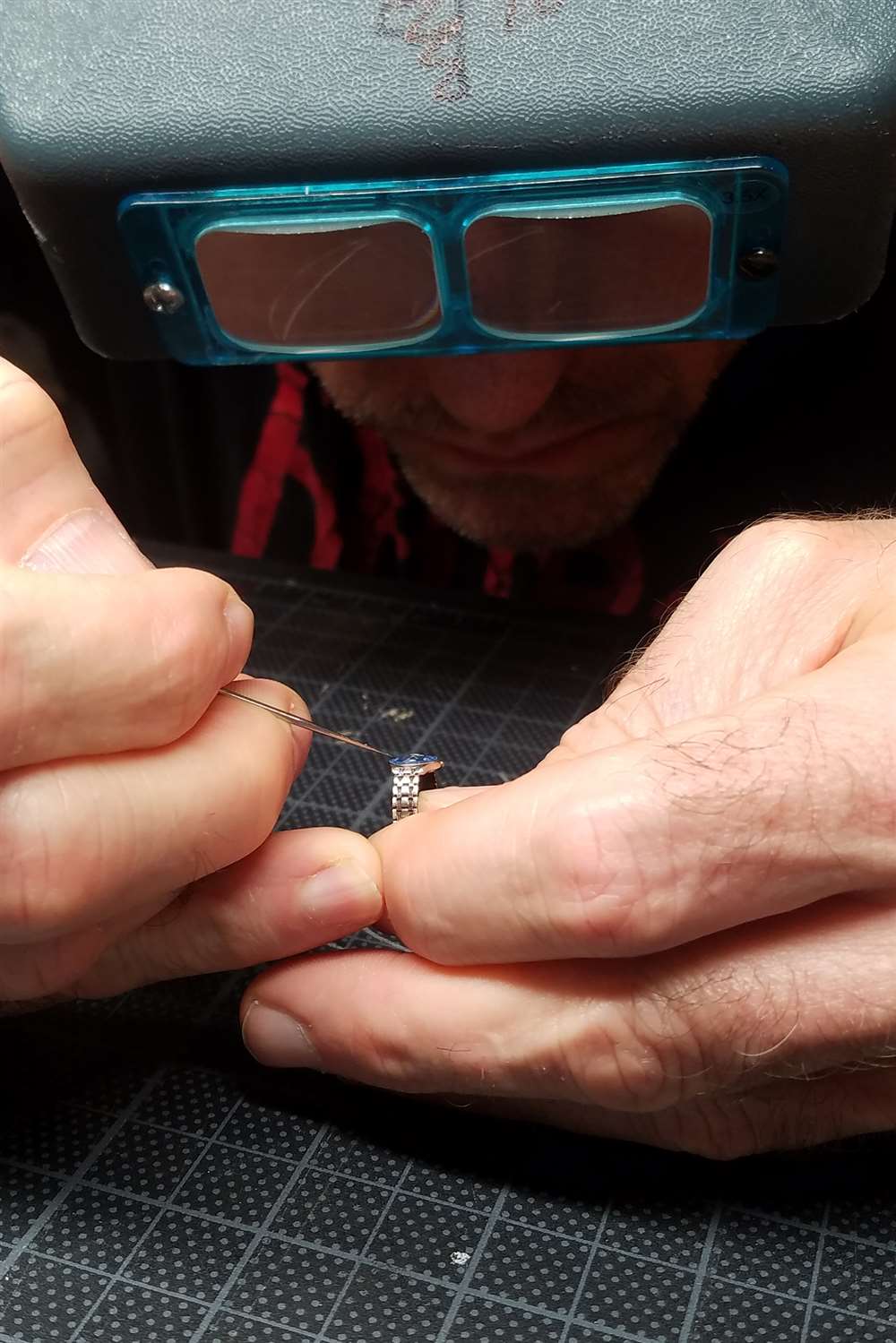 在微型 Omega 上工作