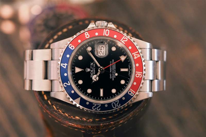 類似的勞力士 GMT-Master II 參考。 16710到阿弗萊克在《消失的愛人》中佩戴的手表