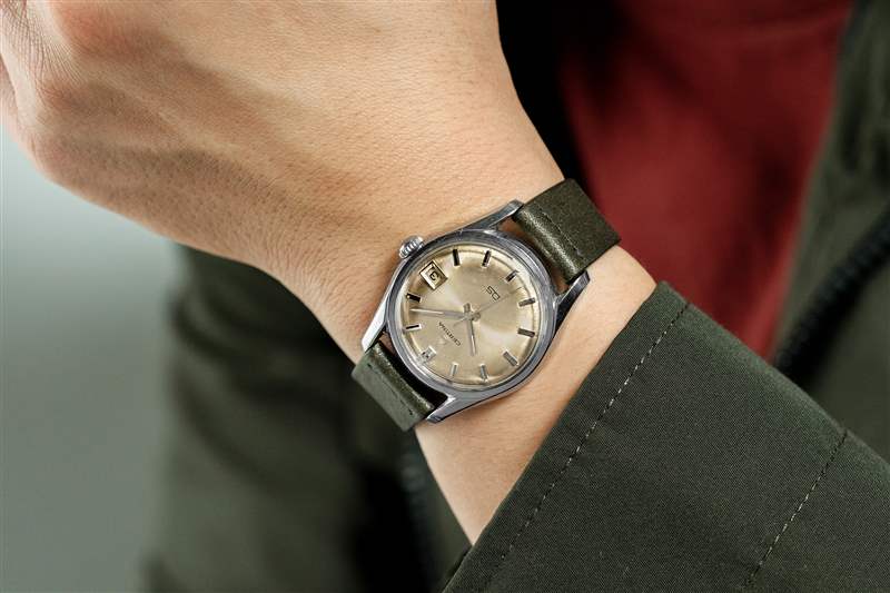 復(fù)古手表1967年的Tudor Submariner、1966年的Omega Speedmaster Professional“CB Case”和1940年代的Heuer Chronograph Ref.?345