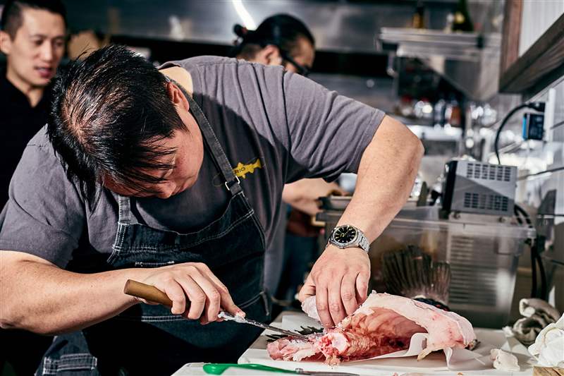 四加一這個(gè)魚(yú)販的手表系列經(jīng)得起粘液和膽量