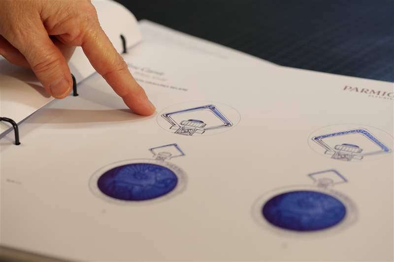 彩色設計圖，La Rose Carrée 懷表