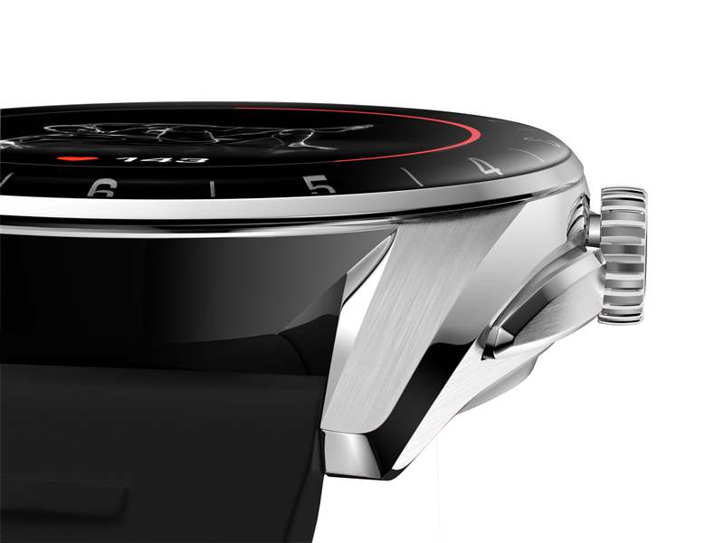 TAG Heuer Connected Calibre E4 側(cè)面輪廓