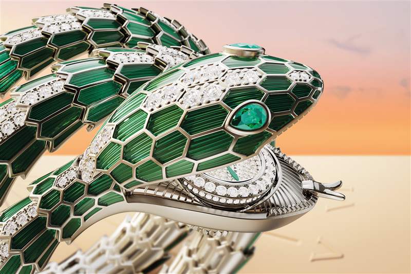 參考  103560，白金表殼，綠漆，鑲鉆