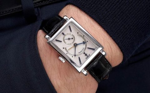 觀看發現羅杰史密斯手腕上的東西？