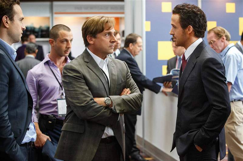 史蒂夫·卡瑞爾 (Steve Carell) 和他的勞力士 (Rolex) 潛航者 (Rolex Submariner)，以及《大空頭》(The Big Short) 中的瑞安·戈辛 (Ryan Golsing)