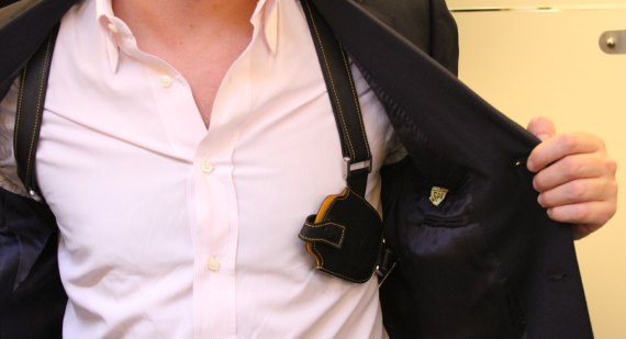 Celsius攝氏 X VI II LeDIX折疊手機(jī)形狀陀飛輪手表