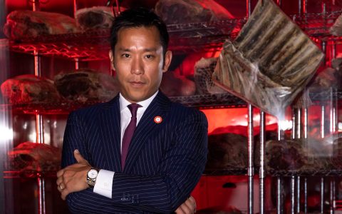 餐廳老板西蒙金的勞力士日志型參考