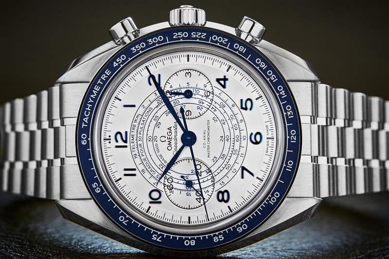 推出歐米茄Speedmaster Chronoscope同軸至臻天文臺計時碼表，配備測速儀、測距儀和脈搏計
