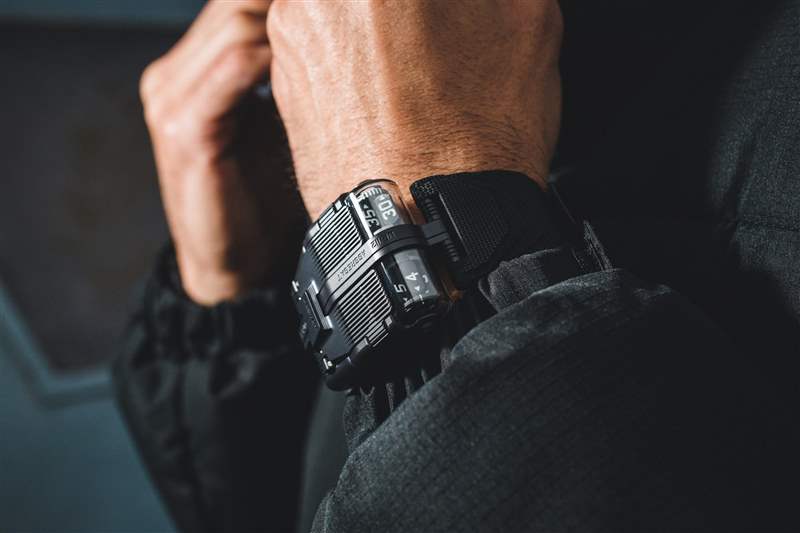 介紹Urwerk以其新的跳躍時(shí)間UR-112繼續(xù)迷惑和著迷