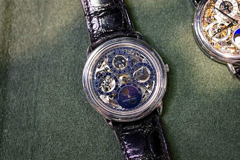 愛(ài)彼超薄萬(wàn)年歷