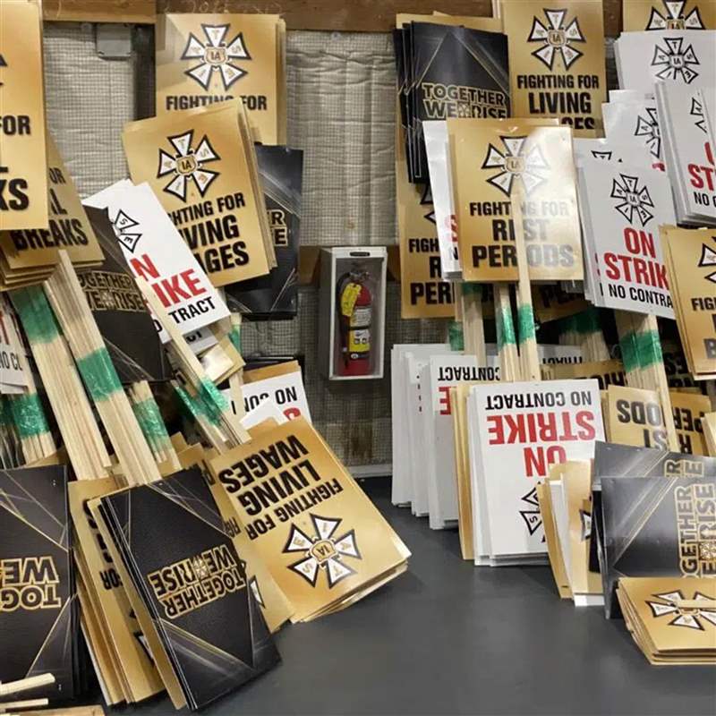 周末圍捕奇怪的信號，精疲力盡的舞臺工作人員和非常大的書