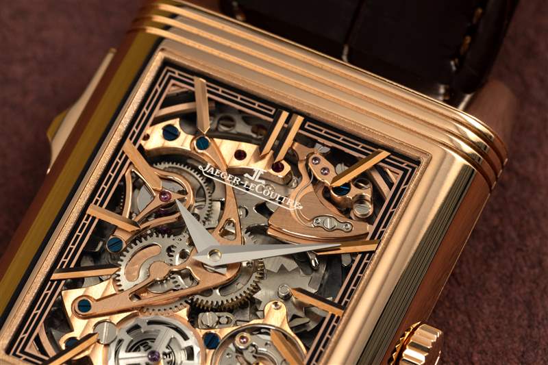 隆重推出Reverso Tribute三問報(bào)時(shí)腕表——兩種面孔，一種聲音