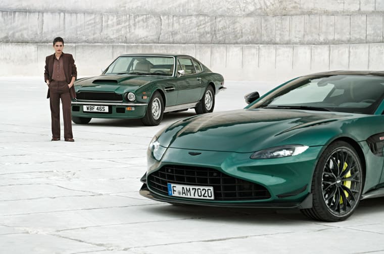 GP芝柏表最新ASTON MARTIN Laureato聯(lián)名表罕見啟用“英國賽車綠”陶瓷表殼鏈帶