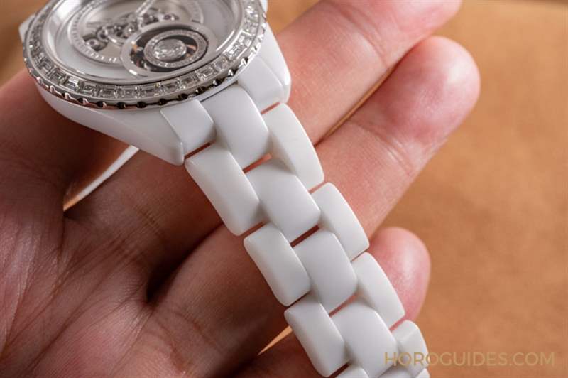 冰霜感藍(lán)寶石水晶、類絲絨感高抗磨陶瓷！ CHANEL祭出兩大高硬度材質(zhì)的全新可能性