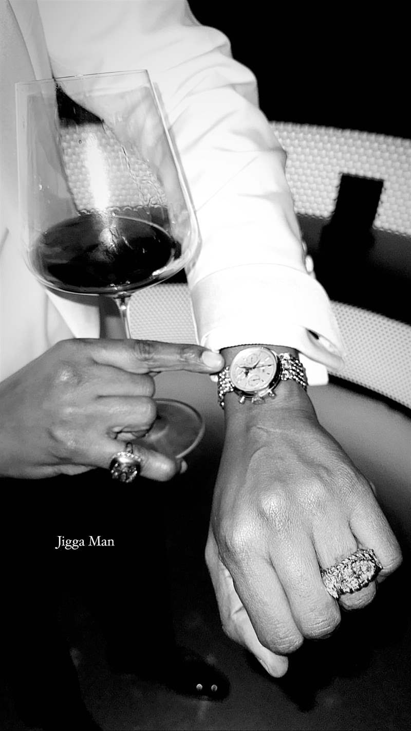 Jay Z 在黃金派對上佩戴百達(dá)翡麗 2499