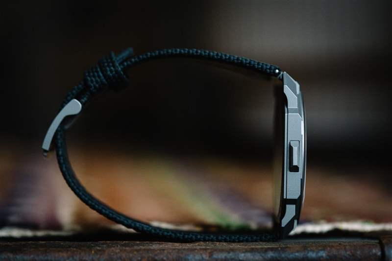 octo finissimo表冠側(cè)視圖