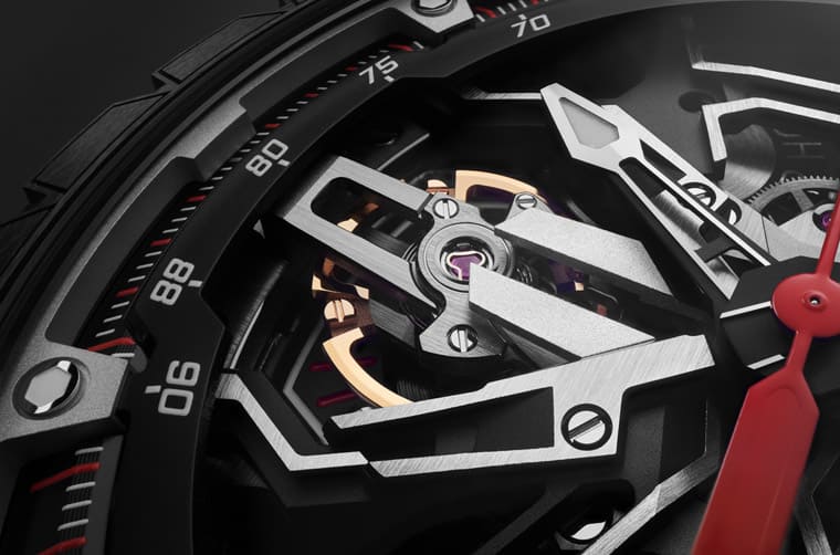 羅杰杜彼王者競速飛返計(jì)時碼表含有兩項(xiàng)申請中專利手表設(shè)計(jì)靈感、特色、規(guī)格一次看