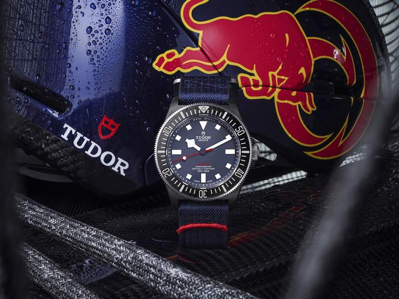 『新表』帝舵推出Pelagos FXD Alinghi Red Bull Racing Edition大三針腕表和計時碼表：碳復合材料表殼，藍白灰帆船色
