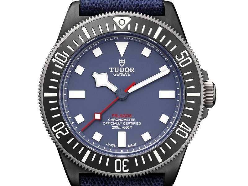 『新表』帝舵推出Pelagos FXD Alinghi Red Bull Racing Edition大三針腕表和計時碼表：碳復合材料表殼，藍白灰帆船色