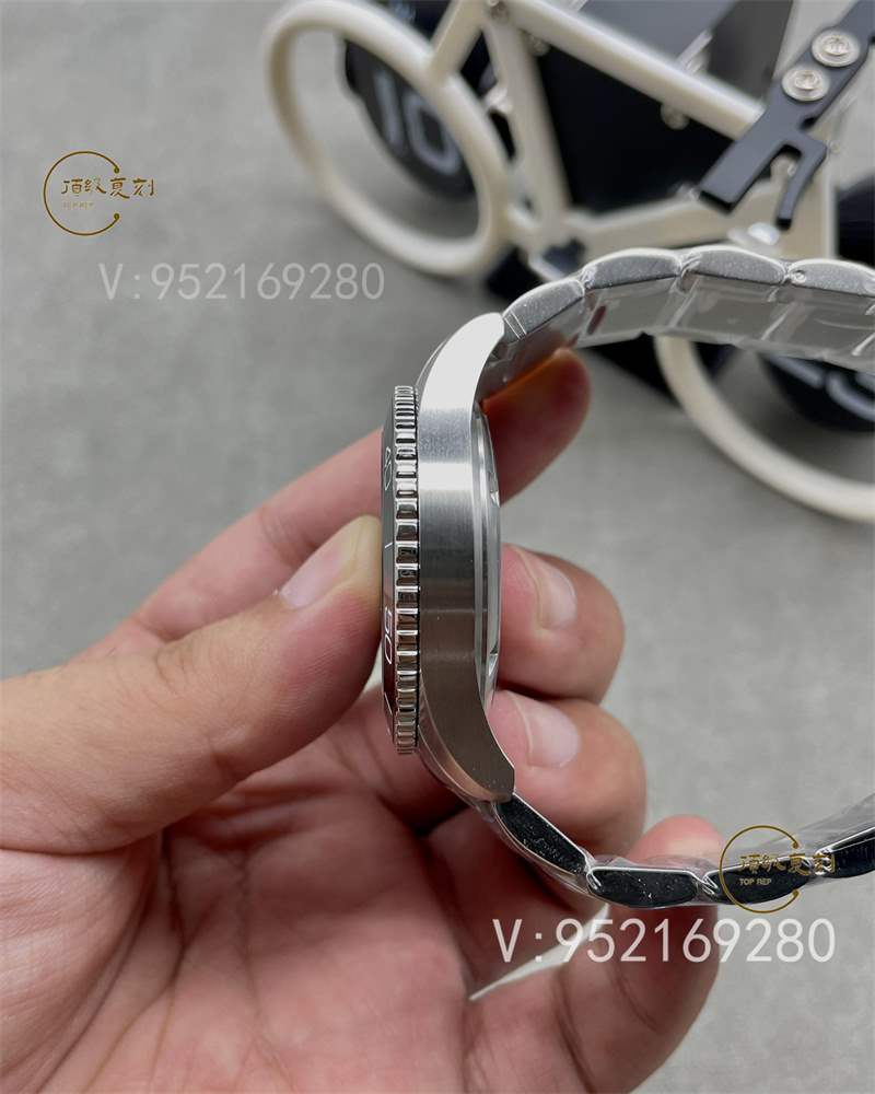 如何分辨ZF廠康卡斯?jié)撍?ZF廠浪琴康卡斯用的什么機(jī)芯