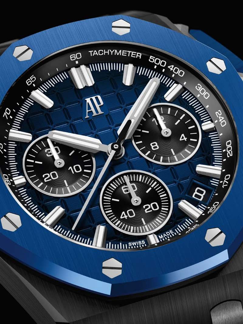 愛彼同步釋出兩款皇家橡樹離岸型自動(dòng)上鏈計(jì)時(shí)碼表異材質(zhì)搭配造型吸睛