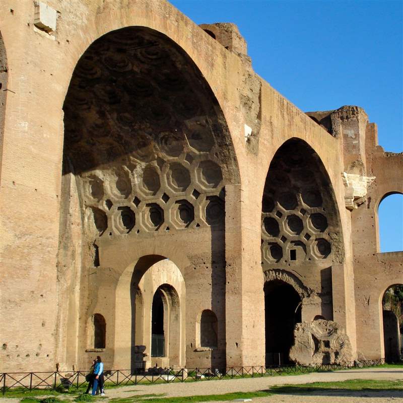 腕上建筑美學：寶格麗Octo Finissimo 8日動儲鏤空腕表新作