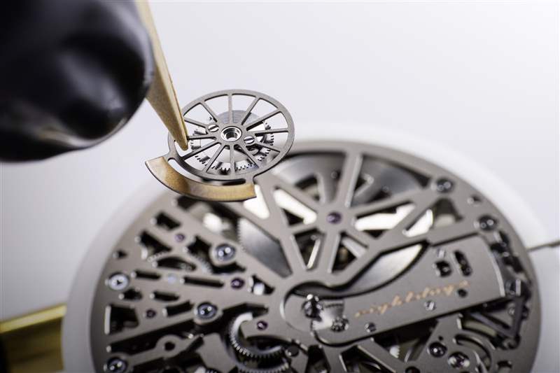 腕上建筑美學：寶格麗Octo Finissimo 8日動儲鏤空腕表新作