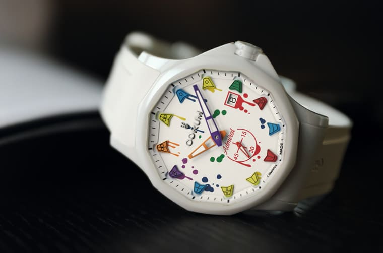 昆侖表海軍上將小三針以陶瓷表殼結(jié)合涂鴉藝術(shù)揮灑現(xiàn)代風(fēng)格