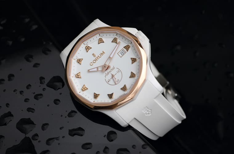 昆侖表海軍上將小三針以陶瓷表殼結(jié)合涂鴉藝術(shù)揮灑現(xiàn)代風(fēng)格