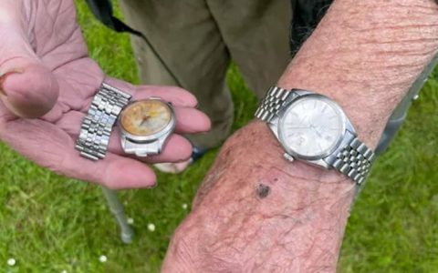 【奇聞軼事】英國老農半世紀后重獲遺失勞力士Air-King手表
