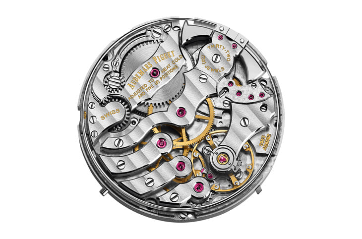 卓越工藝的交響：愛(ài)彼CODE 11.59與寶璣Classique三問(wèn)表的玫瑰金杰作比較