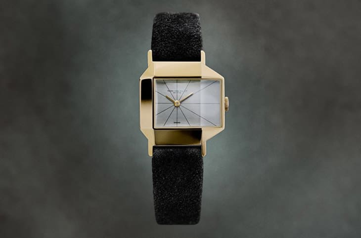 愛(ài)彼[RE]Master02：復(fù)古與創(chuàng)新的融合，沙金材質(zhì)演繹不對(duì)稱(chēng)美學(xué)