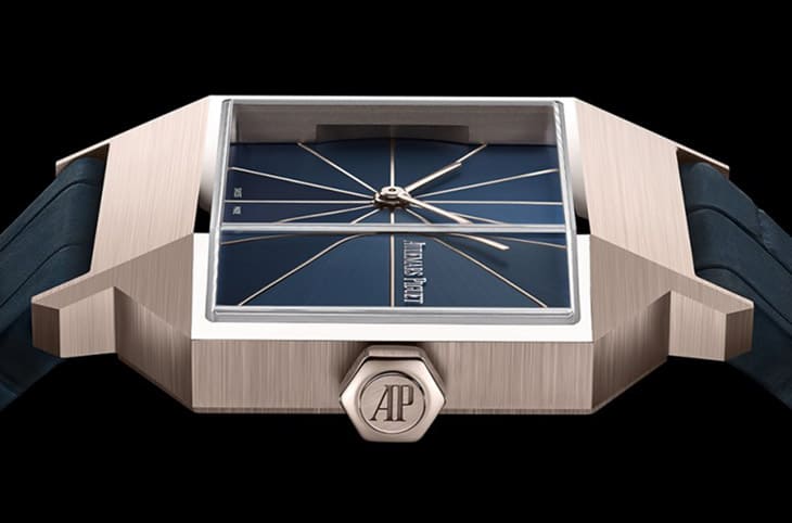 愛(ài)彼[RE]Master02：復(fù)古與創(chuàng)新的融合，沙金材質(zhì)演繹不對(duì)稱(chēng)美學(xué)