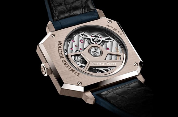 愛(ài)彼[RE]Master02：復(fù)古與創(chuàng)新的融合，沙金材質(zhì)演繹不對(duì)稱(chēng)美學(xué)